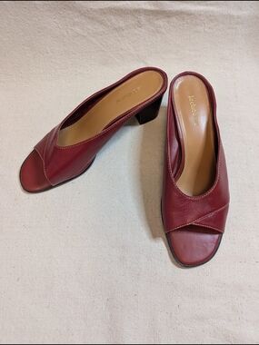 Liz Claiborne Red Leather Peep Toe Mules